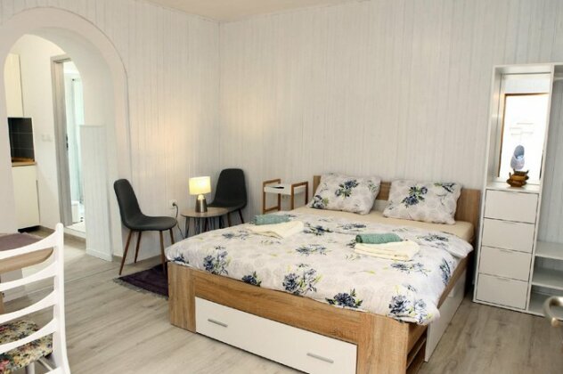 Guesthouse Portoroz Studio with Garden View SOF2 - Photo2