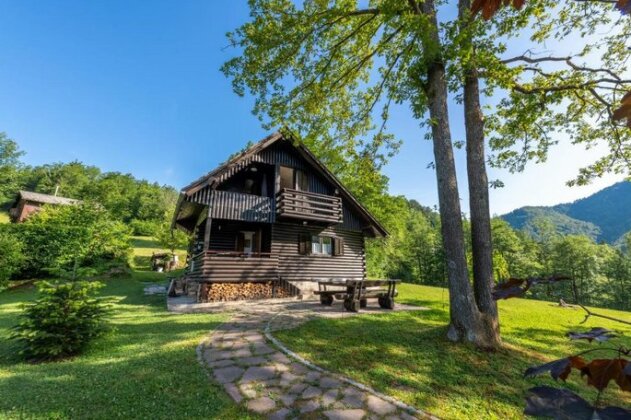 Tranquil hillside cottage near Ljubljana