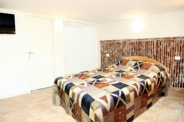 Bright Studio Apartment KS3