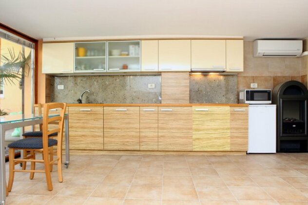 Bright Studio Apartment KS3 - Photo3