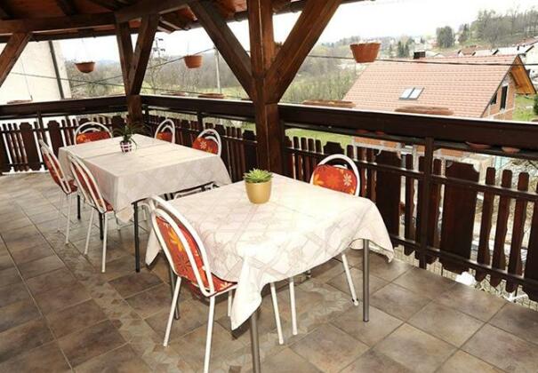 Rooms & Apartment Cehovin - Photo2