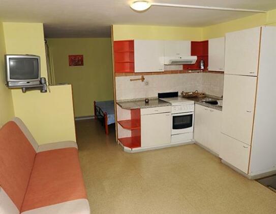 Rooms & Apartment Cehovin - Photo3