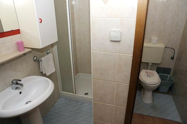 Rooms & Apartment Cehovin - Photo4