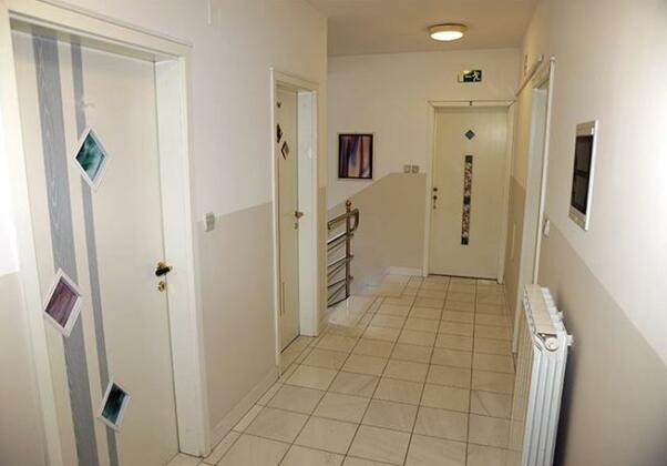 Rooms & Apartment Cehovin - Photo5
