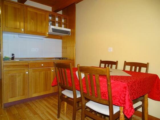 Apartments Posestvo Grad Prestranek - Photo4