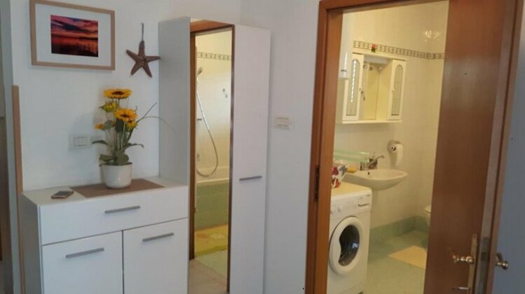 Sea view apartment Renzzo - Photo3