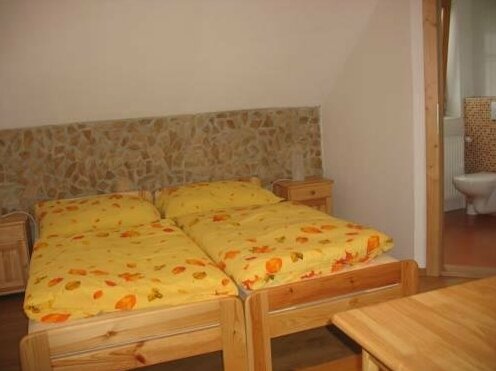 Privat Alenka - Photo3