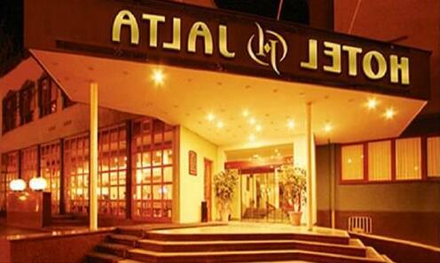 Hotel Jalta Michalovce - Photo2