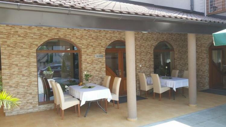 Hotel Fitt - Photo2
