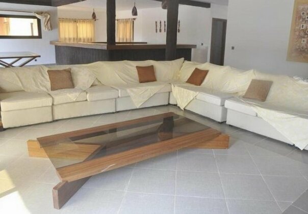 Obama Beach Hotel - Photo3