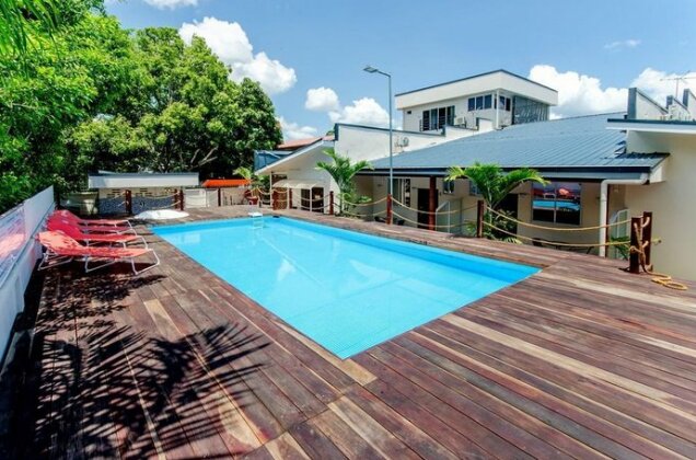 Elementz Apartments - Photo2