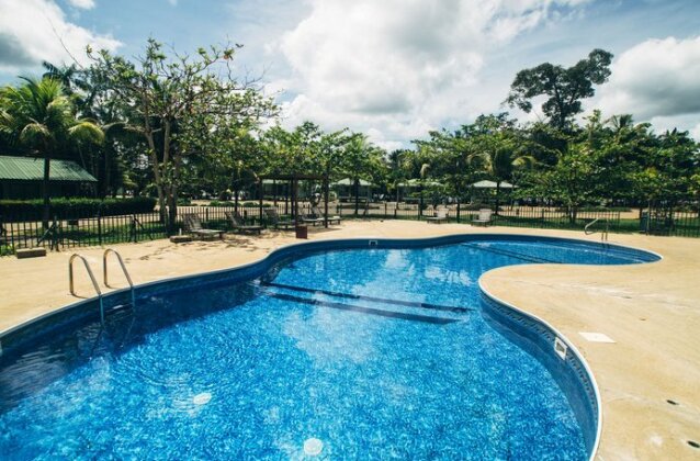 Overbridge River Resort