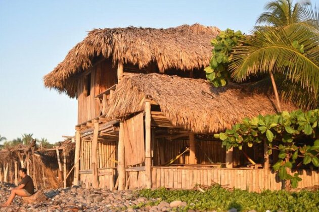 Pelicano Surf Lodge - Photo2