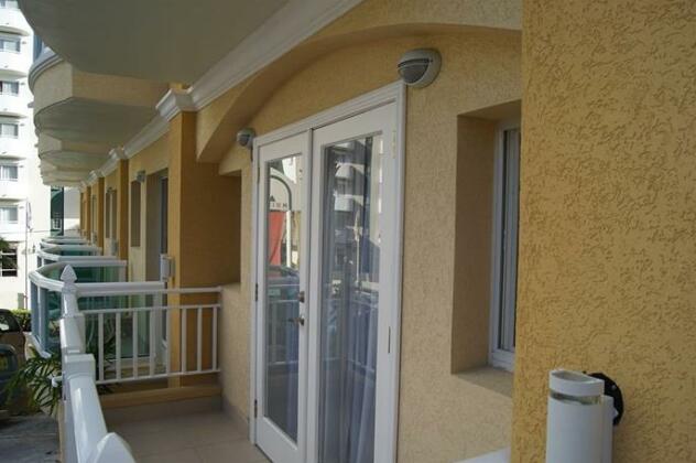 Baker's Suites - Photo3