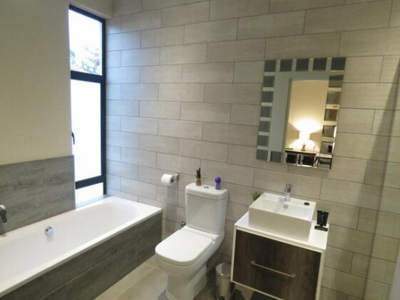 Ezulwini Executive Apartments - Photo5