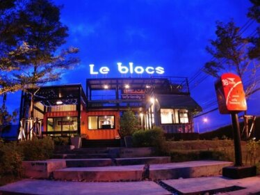 Le blocs Resort and Cafe