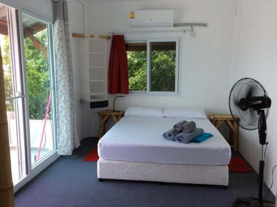 Photo 4