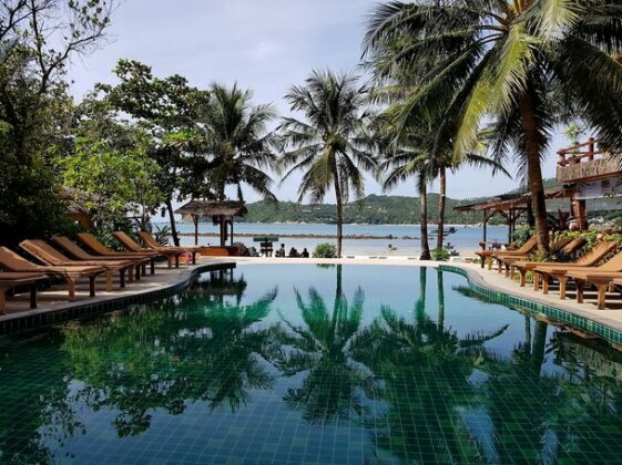 Longtail Beach Resort - Photo2