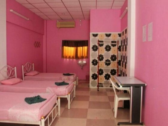 Supreeya Hostel - Photo2