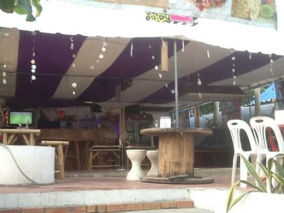 The Zoo Bar Hostel - Photo2
