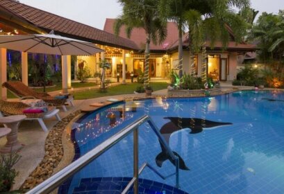 Relaxing Palm Pool Villa and Tropical Garden
