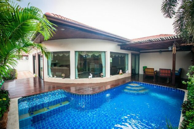 Royal Pool Villa Pattaya - Photo2