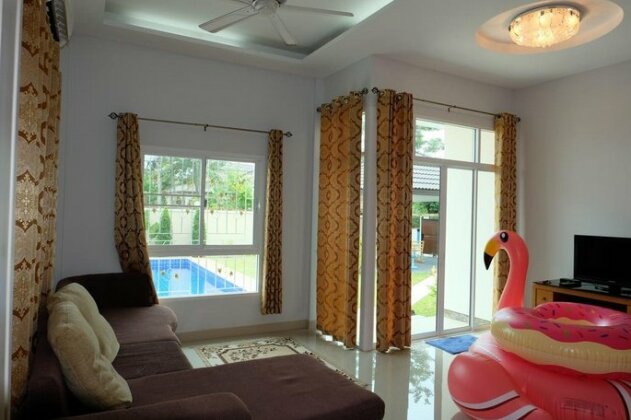 The Pool House Pattaya - Photo5