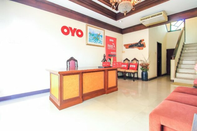 OYO 383 White Inn Hotel - Photo5