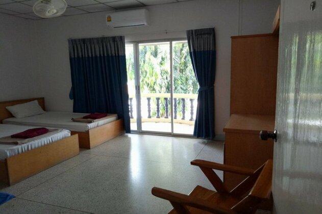 Bang Saphan Resort Hotel - Photo3
