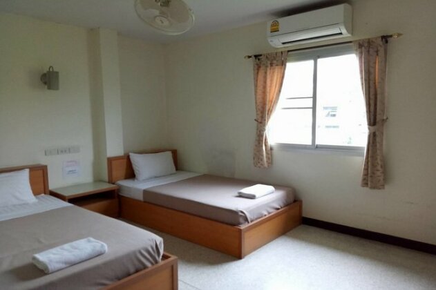 Bang Saphan Resort Hotel - Photo4