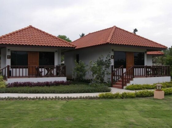 Sailom Resort Bangsaphan - Photo2