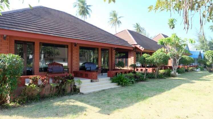 Suan Luang Beach Resort - Photo2