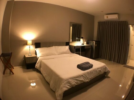 28 Place - Photo3