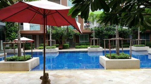 Apartment at Bangkok Near Pool