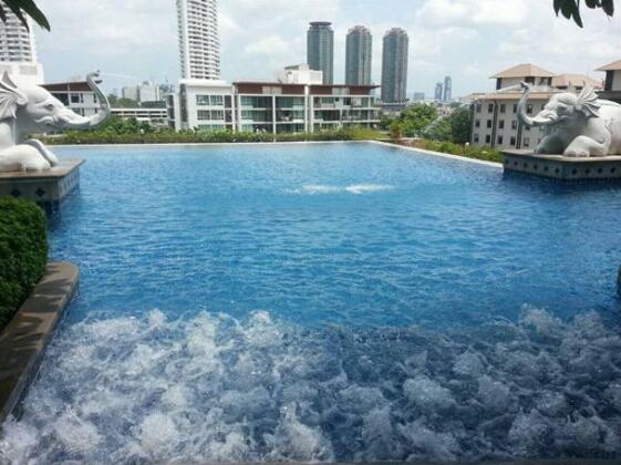 Baan Sathorn River and Pool view - Photo4