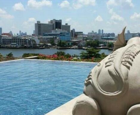 Baan Sathorn River and Pool view - Photo5