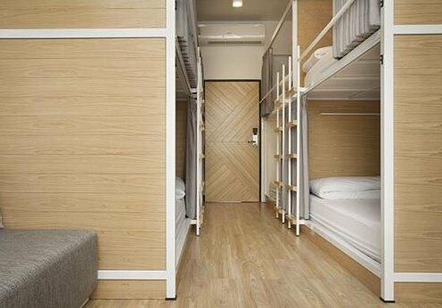 Bed One Block Hostel - Photo3