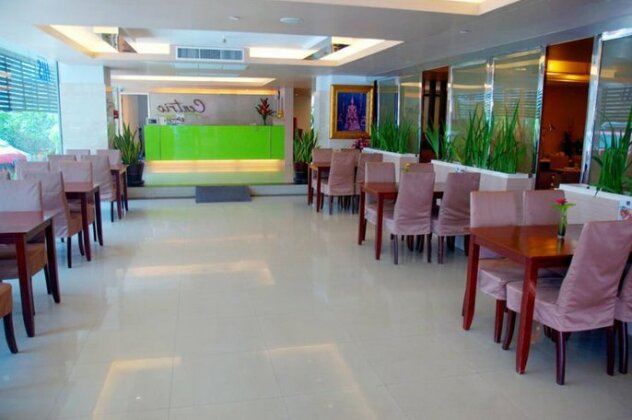 Centric Place Hotel - Photo4