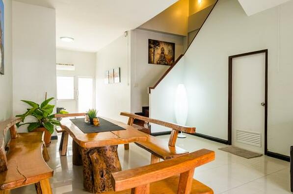 Charming House 4BR in Heart of Bangkok - Photo4