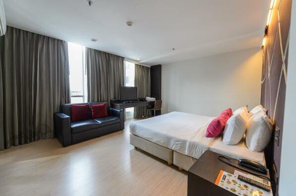 Deluxe Room @ H-Residence Sathorn - Photo3