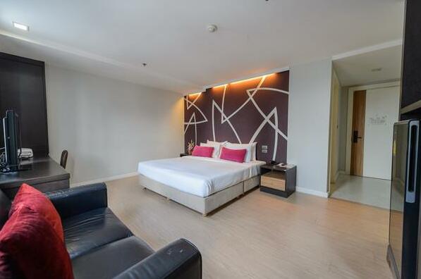 Deluxe Room @ H-Residence Sathorn - Photo5