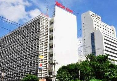 First Hotel Bangkok - Photo2