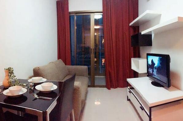 Gfeel Studio14 BTS-Silom WI-FI Pool GYM - Photo4