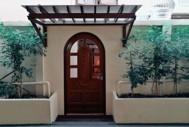 House of Happiness - Photo2
