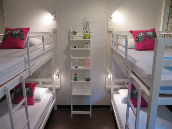I-Sleep Silom Hostel - Photo5