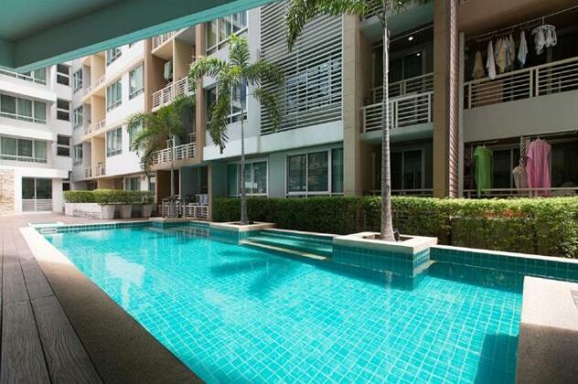 Malliott Wish Siam Apartments with pool