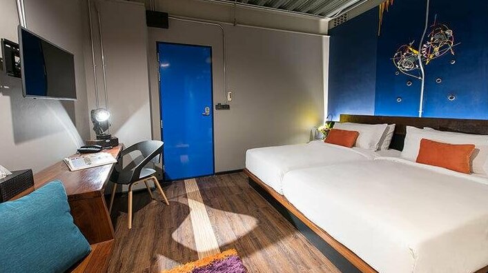 Mestyle Garage Hotel - Photo2