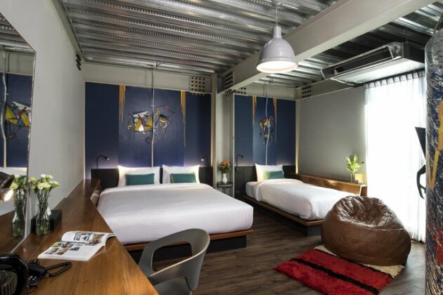 Mestyle Garage Hotel - Photo4