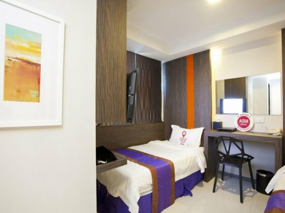 Nida Rooms Petchburi Crown 21 At Cubic Hotel - Photo2