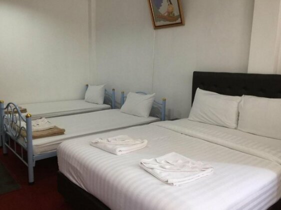 No 1 Guesthouse Silom - Photo2